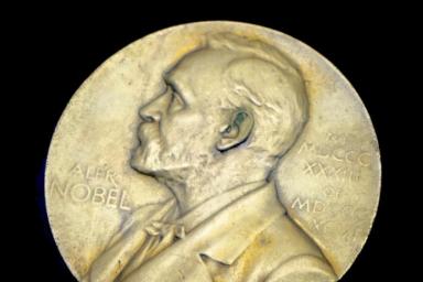 Муратов выставил на аукцион Нобелевскую медаль