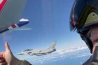 Джонсон на самолете