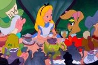 Кадр из мультфильма Алиса в Стране чудес