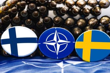 значки НАТО, Швеции и Финляндии
