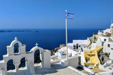 флаг Греции в церкви