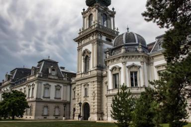 дворец в Венгрии