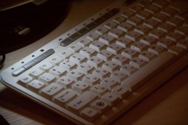 клавиатура в темноте 