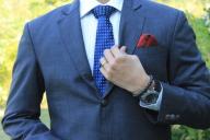 человек с часами на руке