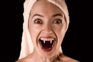 вампир, клыки