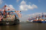 Корабли, порт