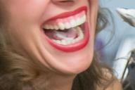 улыбка девушки