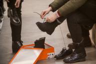 примерка обуви