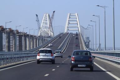 Крымском мосту