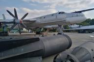 Самолет, бомбы