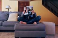 человек, диван