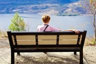 человек, скамейка