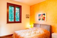 кровать, стены