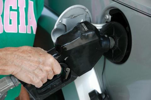 заправка автомобиля