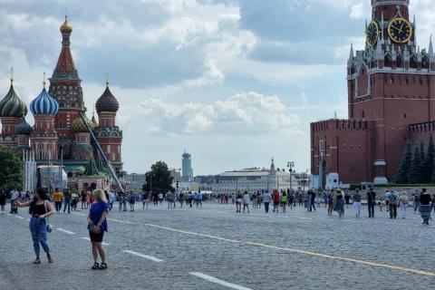 люди на площади