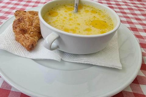 суп в тарелке